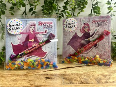 Traktatie Supergirls / supermeiden puzzel