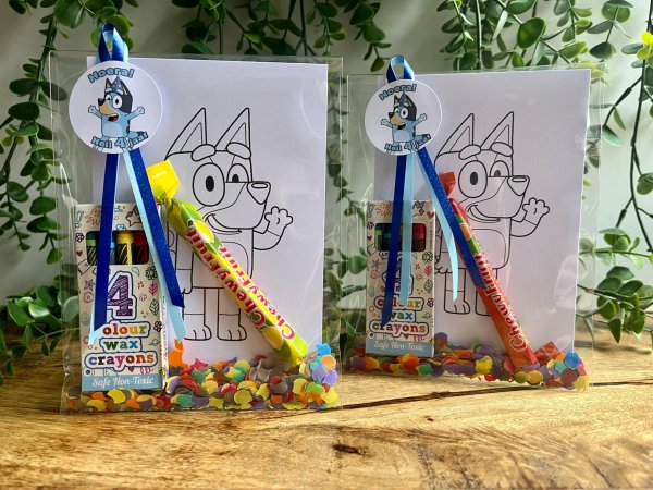 Traktatie bluey met waskrijtjes Traktatie bluey met waskrijtjes