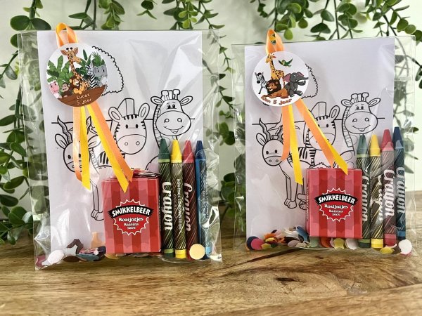 Traktatie jungle met waskrijtjes Traktatie jungle met waskrijtjes
