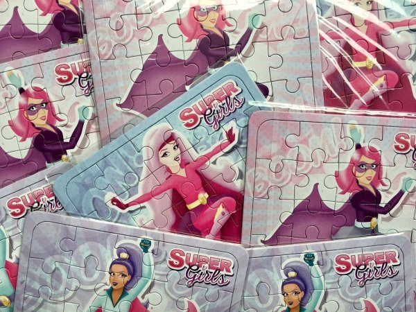 Traktatie Supergirls / supermeiden puzzel