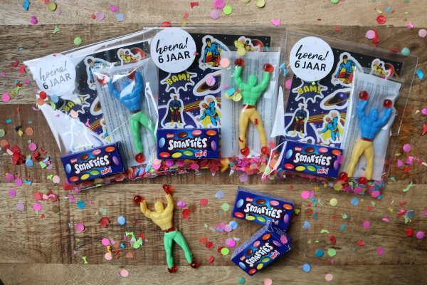 Superhelden raamloper traktatie Superhelden raamloper traktatie