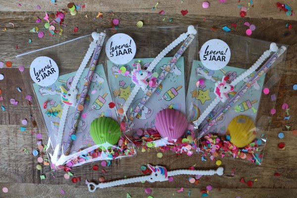 Unicorn armband traktatie 