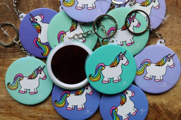 Unicorn sleutelhanger met spiegeltje Unicorn sleutelhanger met spiegeltje