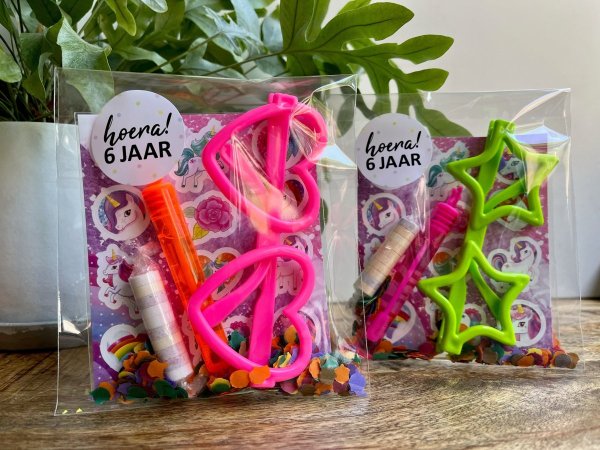Unicorn partybril met bellenblaas traktatie Unicorn partybril met bellenblaas traktatie