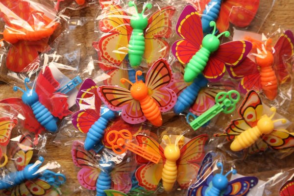 Crazy dips (blauw) vlinder bellenblaas traktatie Crazy dips (blauw) vlinder bellenblaas traktatie