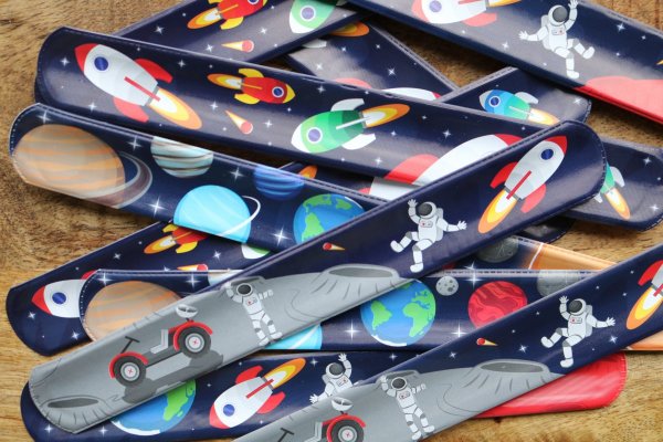 Klaparmband ruimte / space Klaparmband ruimte / space