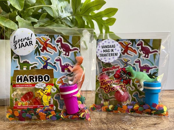 Dinosaurus stempel traktatie Dinosaurus stempel traktatie