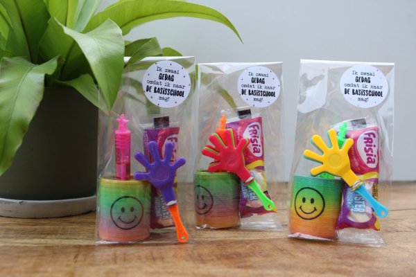 Smiley afscheid bellenblaas traktatie Smiley afscheid bellenblaas traktatie