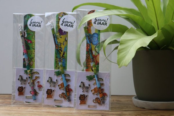 Klaparmband glitter traktatie jungle dieren Klaparmband glitter traktatie jungle dieren