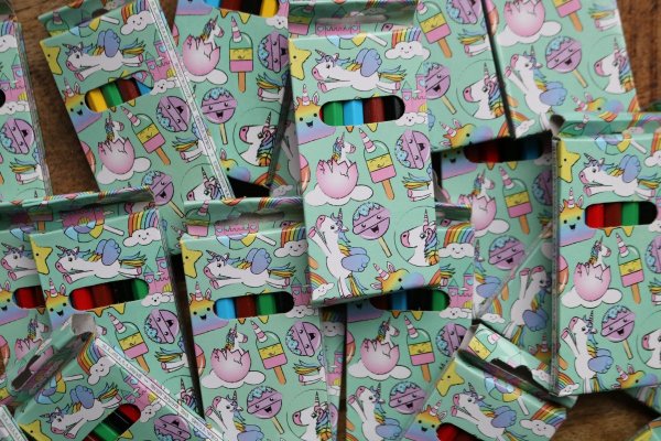 Traktatie Unicorn kleurboekje met potloodjes (2) Traktatie Unicorn kleurboekje met potloodjes (2)