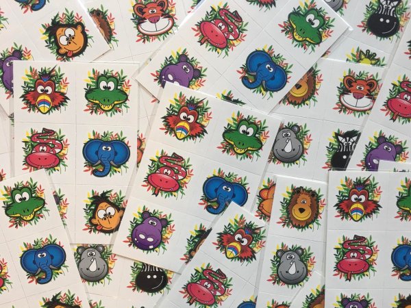 Jungle dieren tattoo traktatie met sleutelhanger Jungle dieren tattoo traktatie met sleutelhanger