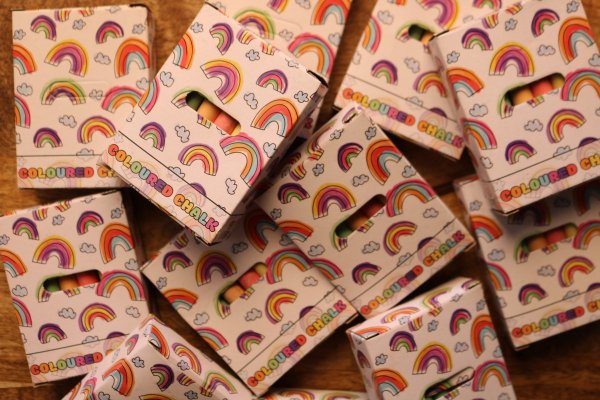 Afscheid traktatie met krijtjes Afscheid traktatie met krijtjes