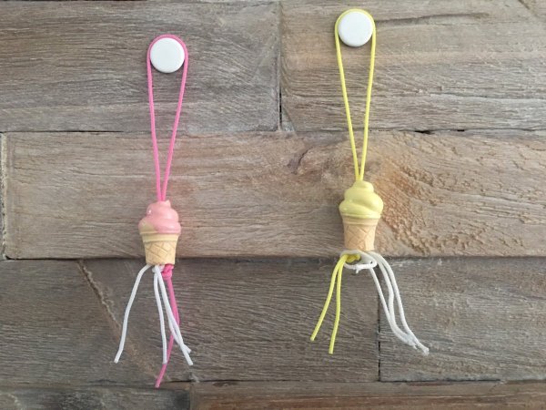 Gelukspoppetje geluksijsje in roze en geel Gelukspoppetje geluksijsje in roze en geel