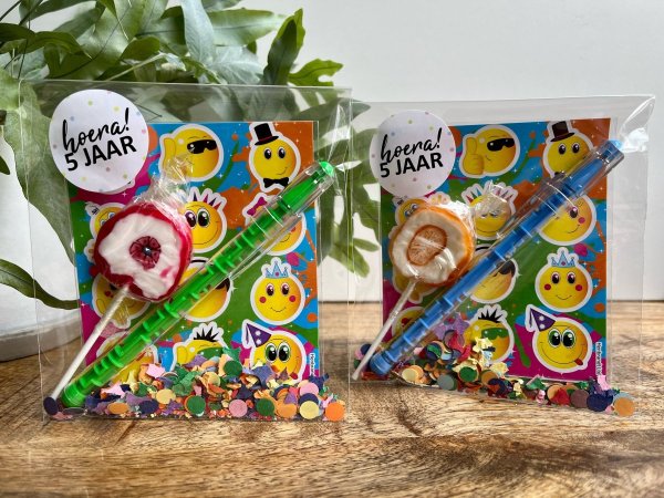 Smiley traktatie met pen Smiley traktatie met pen