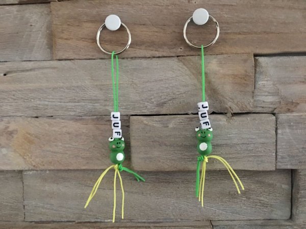 Sleutelhanger juf gelukskikkertje Sleutelhanger juf gelukskikkertje