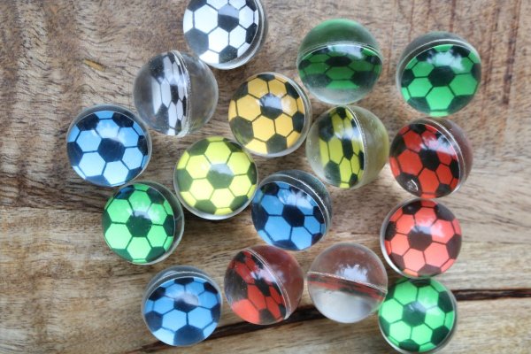 Voetbal stuiterbal fluitje traktatie