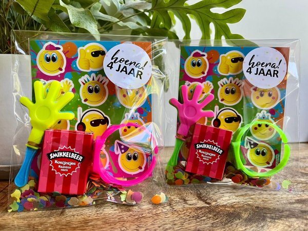 Smiley horloge afscheid traktatie Smiley horloge afscheid traktatie